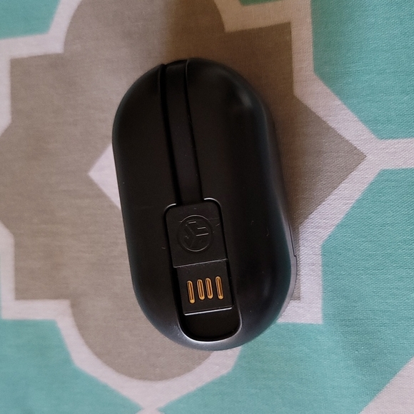 JLab Bluetooth Earbud headphones - Picture 4 of 5